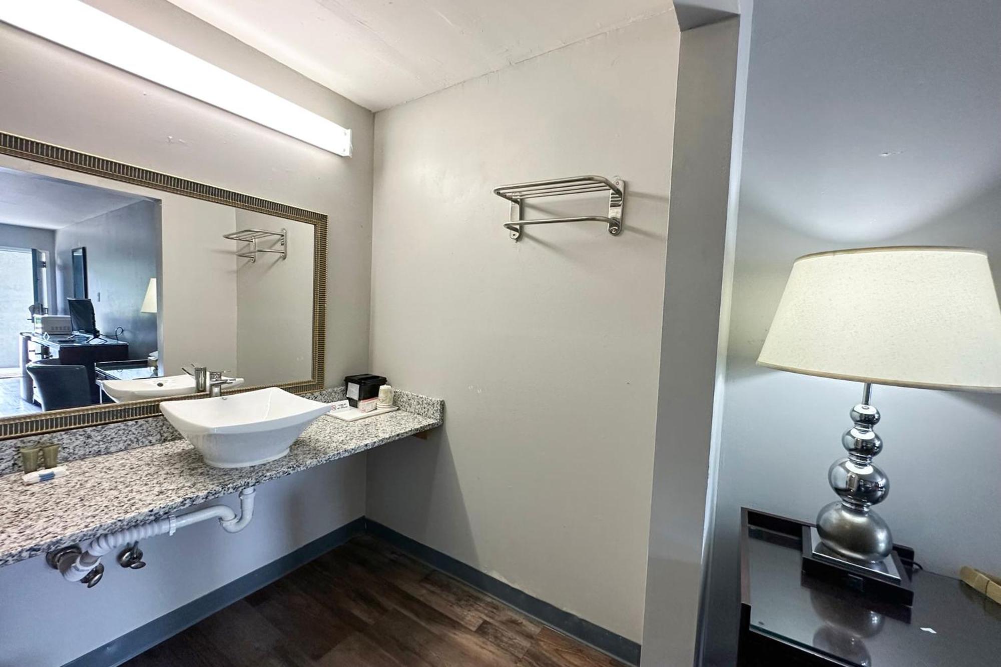 Executive Inn Ridgeway I-77 Extérieur photo
