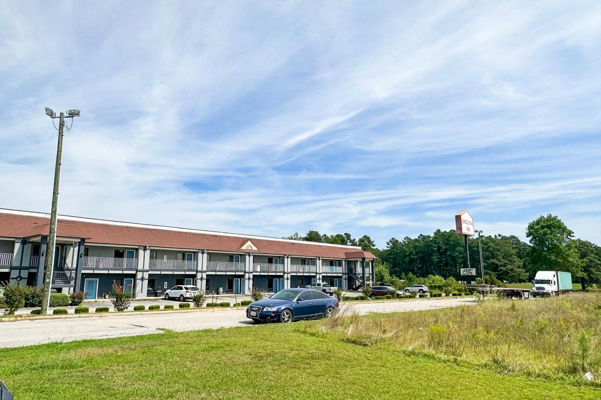 Executive Inn Ridgeway I-77 Extérieur photo
