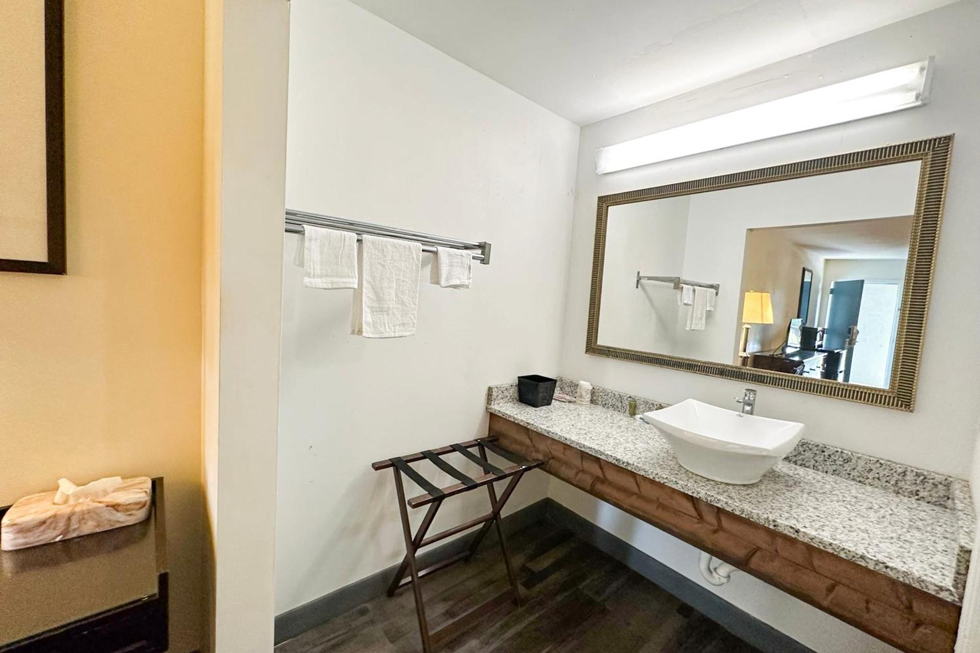 Executive Inn Ridgeway I-77 Extérieur photo