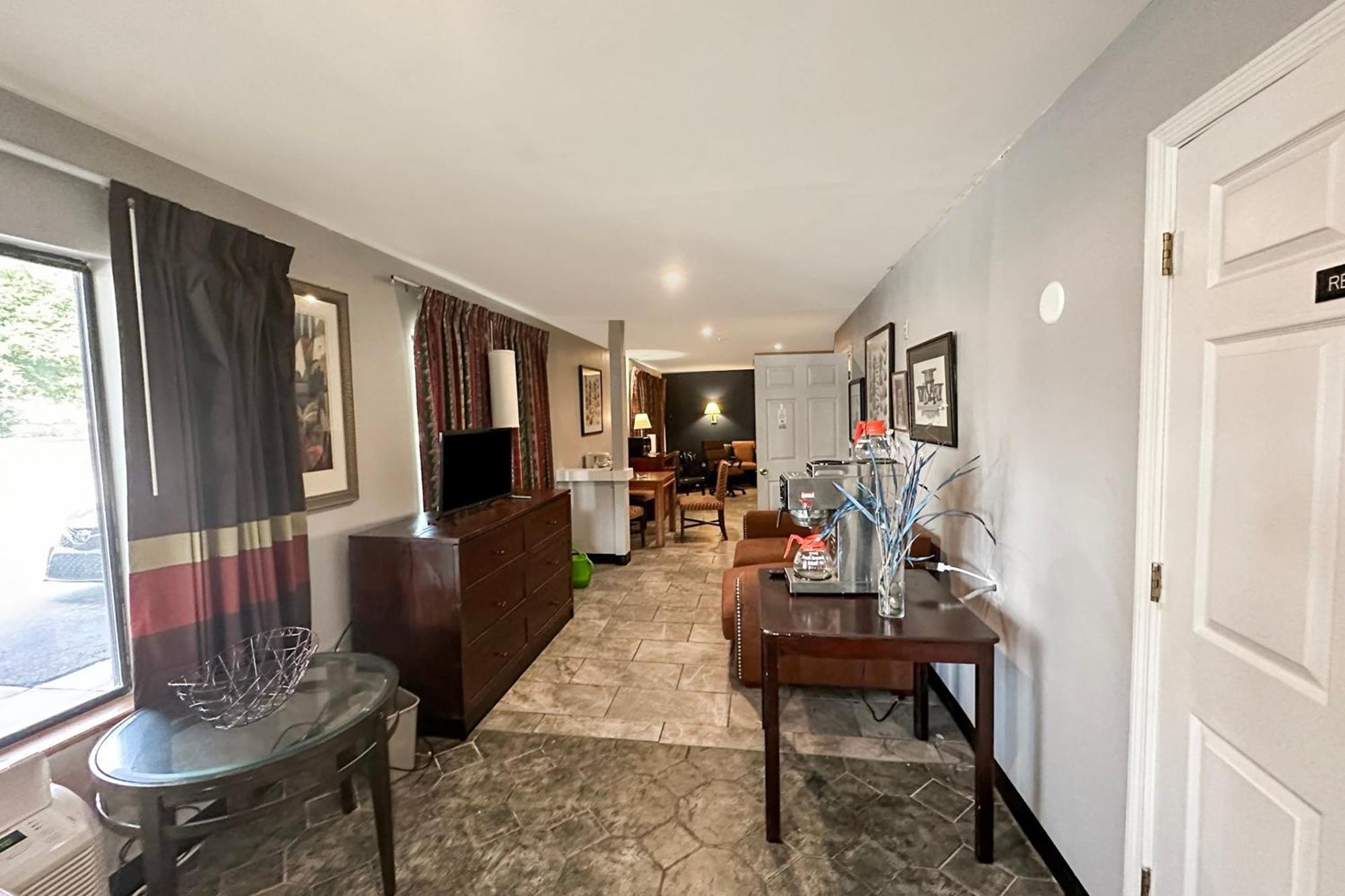 Executive Inn Ridgeway I-77 Extérieur photo